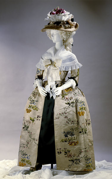 Gown made from a design by Anna Maria Garthwaite, 1740s, via the V&A