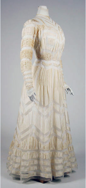 1908 - afternoon dress at the Met Museum