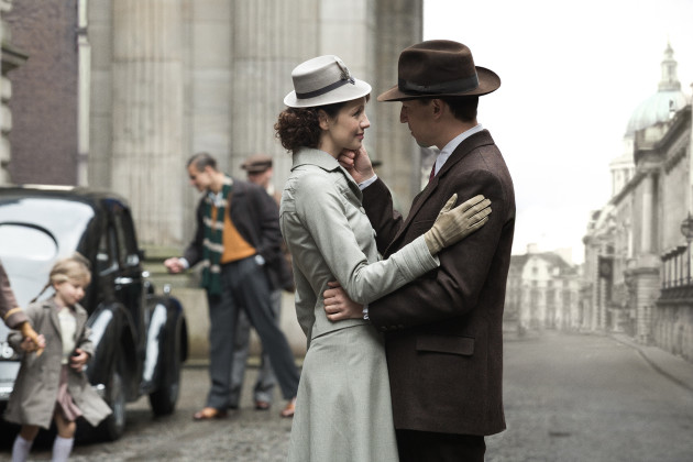 claire-and-frank-in-the-1940s-outlander