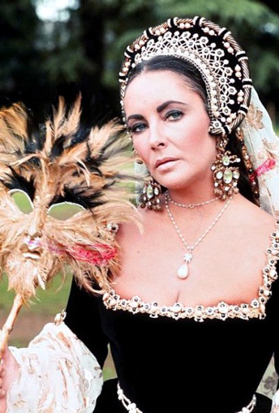 Elizabeth Taylor in Anne of the Thousand Days, 1969