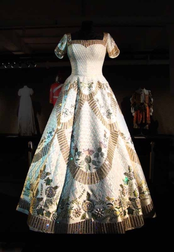 Queen Elizabeth I Coronation-Dress swarovski replica
