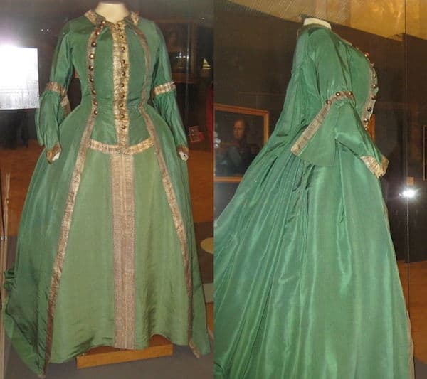 Catherine II's Preobrazhensky uniform dress (1763, Hermitage).