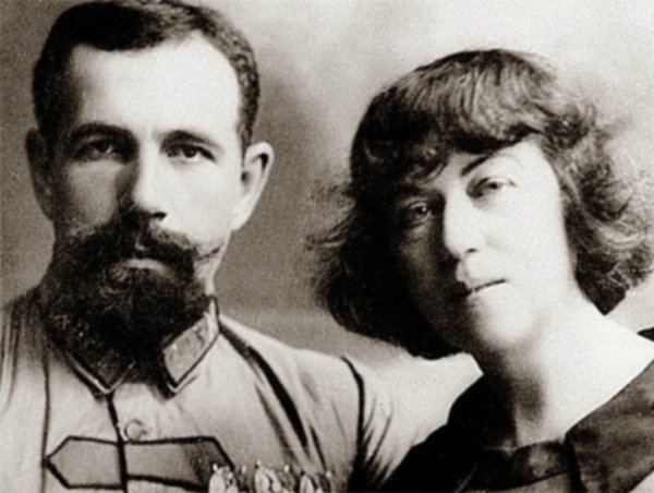 Russian Revolutionaries Pavel Dybenko and Aleksandra Kollontai, c. 1920, via Wikimedia Commons